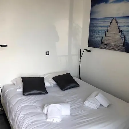 Cosy 42m With Balcony View And Wifi Apartment *