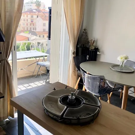 Cosy 42m With Balcony View And Wifi Apartment Cannes